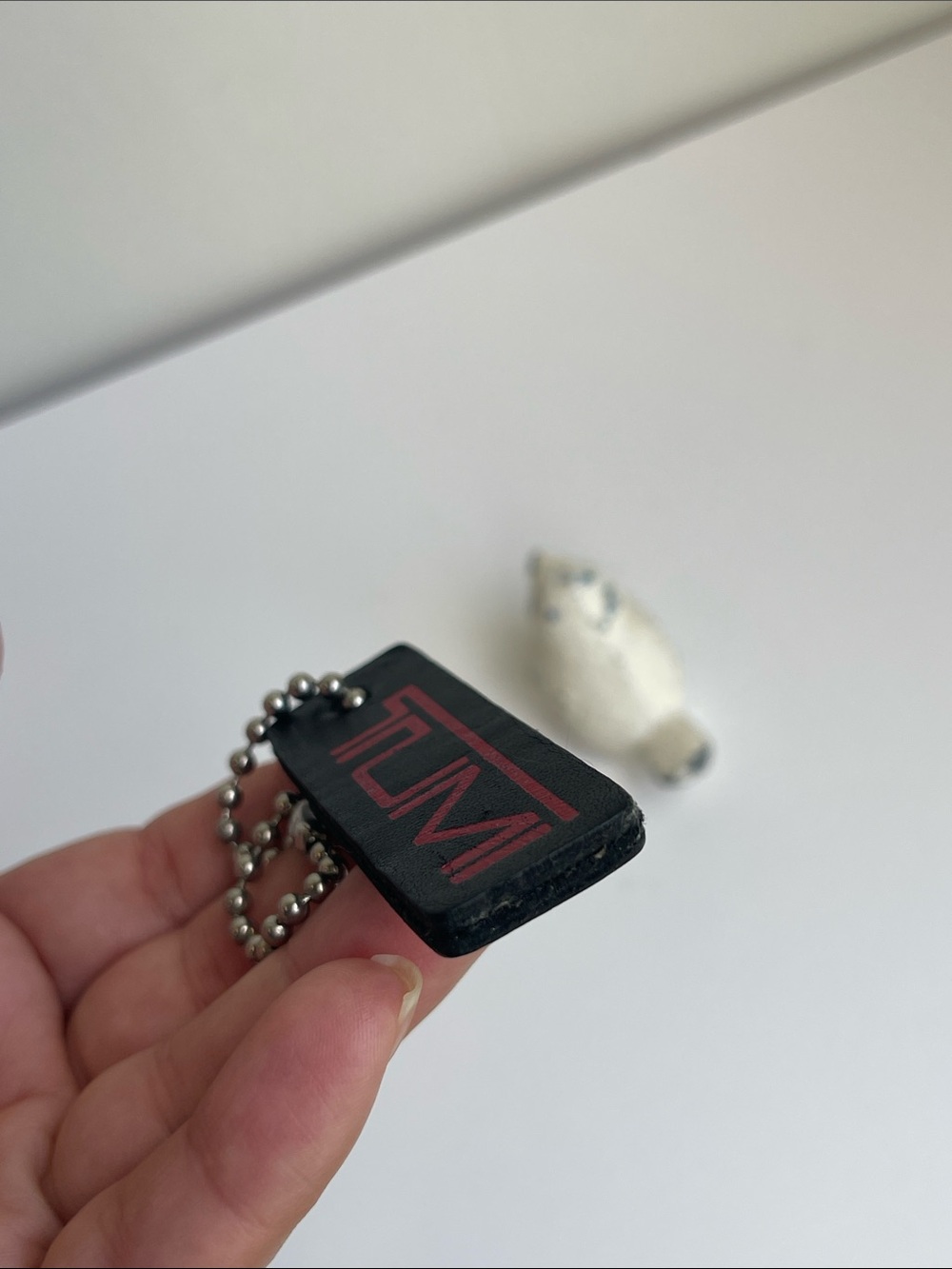 TUMI Leather Hangtag Bag Charm - Picture 7 of 7
